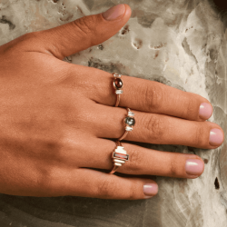 Diamond Circle Blue Topaz Ring - Üsküplü