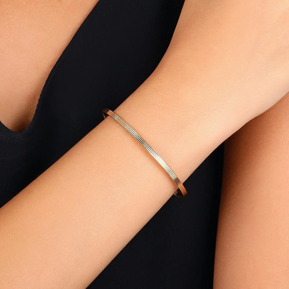The Gilded Line Bangle - 1