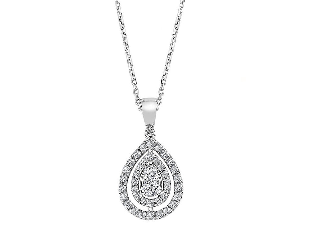 The Necklace Left on the Piano - 1